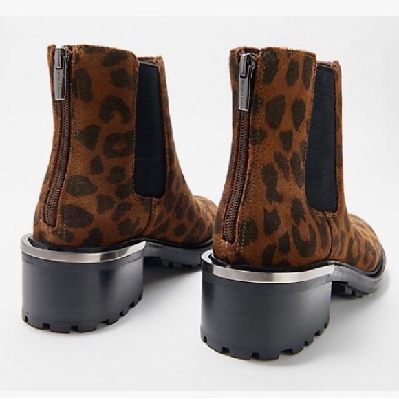 Vince Camuto Leopard Boots 9 Wide EUC - Picture 5 of 11